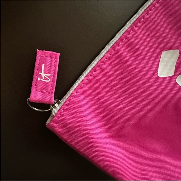 2 makeup brushes + pouch - Picture 2 of 11